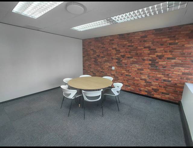 61M² OFFICE TO LET IN BRYANSTON